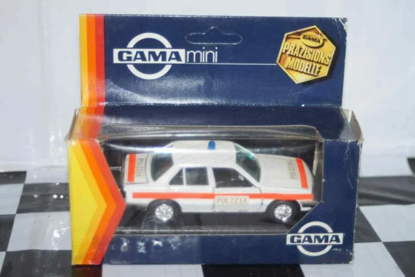 Gama opel vauxhall ascona cavalier polizei 81170000 in 1:43 scale