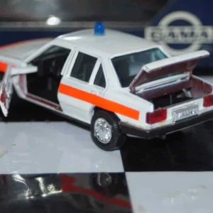 Gama opel vauxhall ascona cavalier polizei 81170000 in 1:43 scale