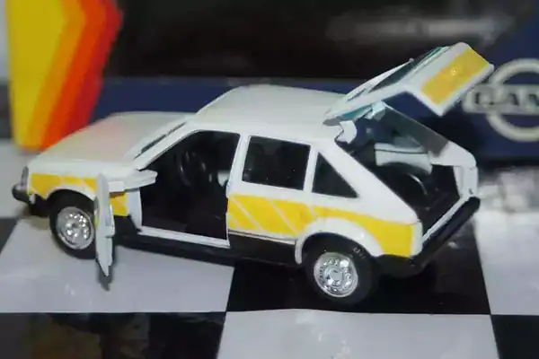 Gama opel vauxhall astra kadett mk1 8901 in 1:43 scale