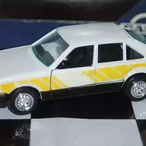 Gama opel vauxhall astra kadett mk1 8901 in 1:43 scale
