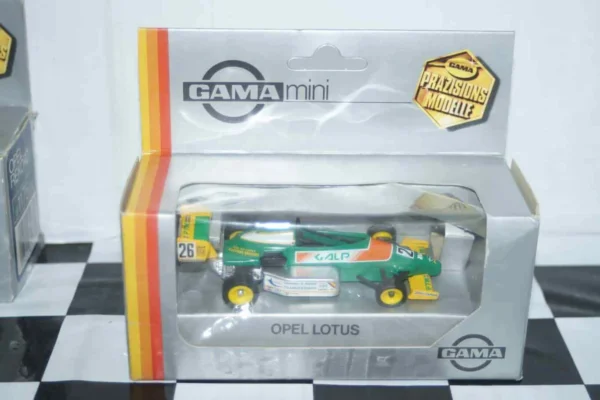 Gama opel lotus rennwagen 81164000 in 1:43 scale