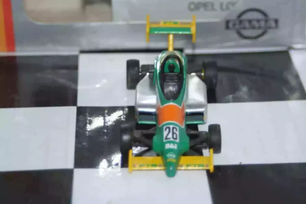 Gama opel lotus rennwagen 81164000 in 1:43 scale