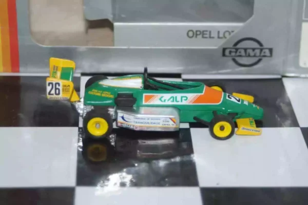 Gama opel lotus rennwagen 81164000 in 1:43 scale