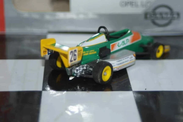 Gama opel lotus rennwagen 81164000 in 1:43 scale