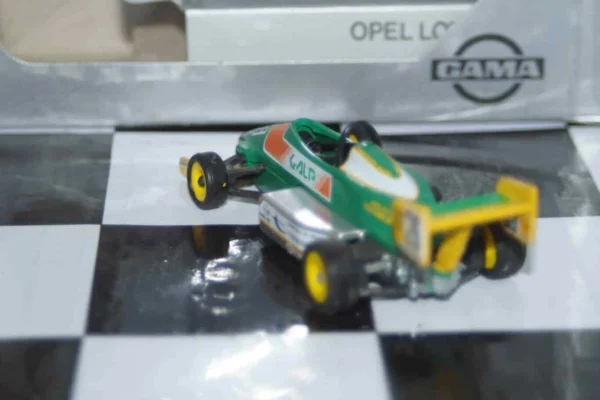 Gama opel lotus rennwagen 81164000 in 1:43 scale