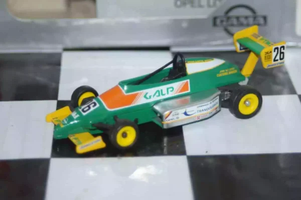 Gama opel lotus rennwagen 81164000 in 1:43 scale