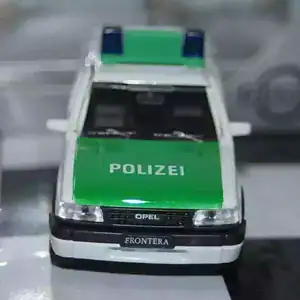 Gama opel vauxhall frontera 5 door polizei 51142 in 1:43 scale