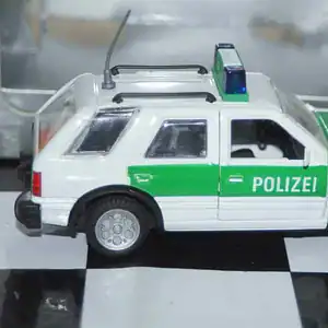 Gama opel vauxhall frontera 5 door polizei 51142 in 1:43 scale