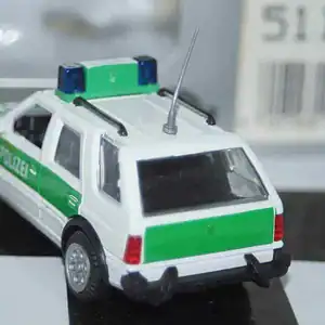 Gama opel vauxhall frontera 5 door polizei 51142 in 1:43 scale
