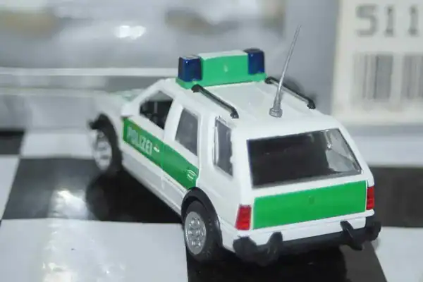 Gama opel vauxhall frontera 5 door polizei 51142 in 1:43 scale