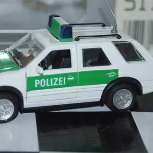 Gama opel vauxhall frontera 5 door polizei 51142 in 1:43 scale
