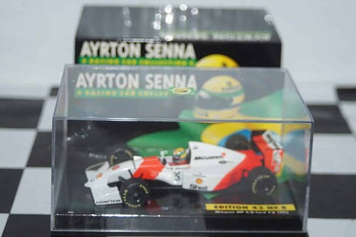 Minichamps mclaren mp 4/7 honda v12 1992 ayrton senna collection in 1:43