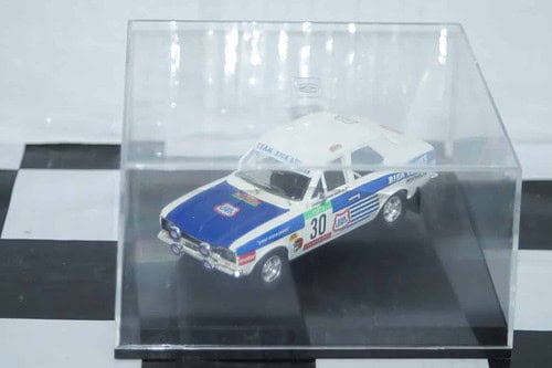 Trofeu ford escort mk1 1300gt "panda" police car 1:43rd 523