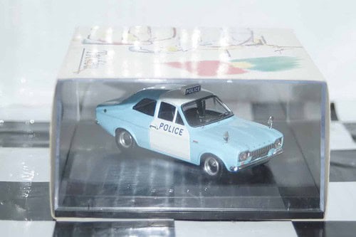 Trofeu ford escort mk1 1300gt "panda" police car 1:43rd 523