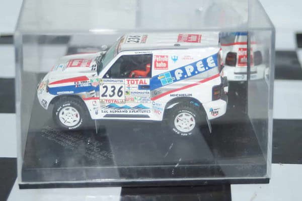 Vitesse skid mitsubishi pajero evo rally granada dakar #236 1999 l.alphand skm99039