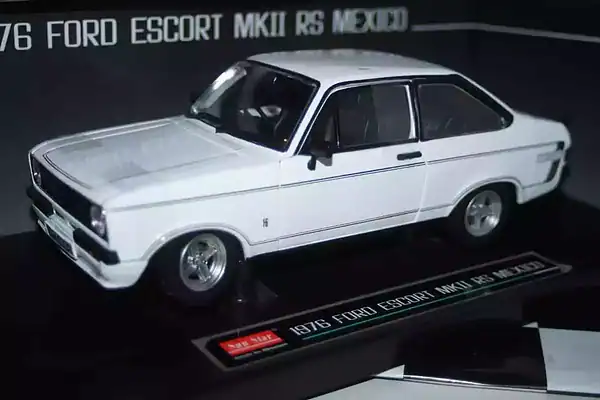 Sunstar ford escort mk2 rs mexico diamond white 1976 4633r 1:18