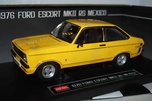 Sunstar ford escort mk2 rs mexico signal yellow 4632r 1:18 scale