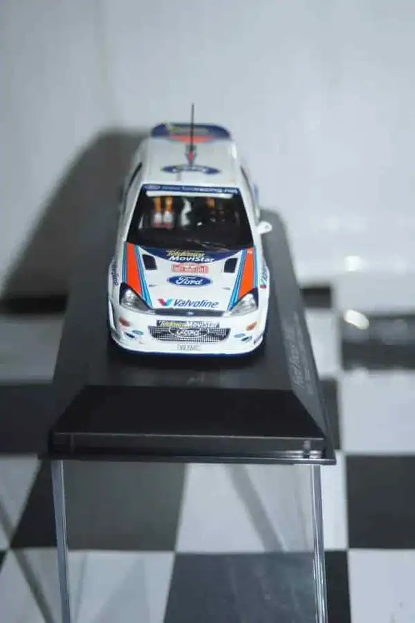 Minichamps ford focus wrc 2000 rally monte carlo #6 430 008906
