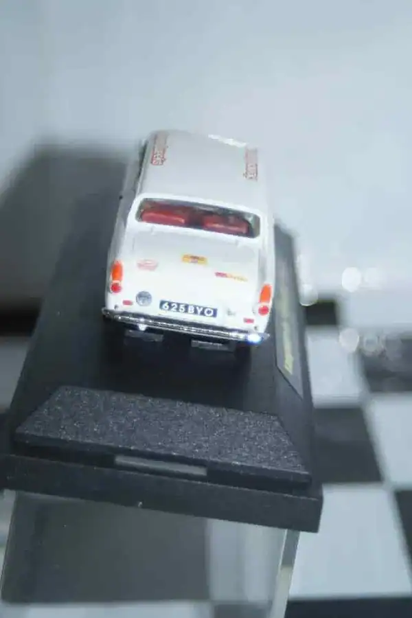 Vanguards ford 'allardette' anglia #232 va1007 1/43 diecast