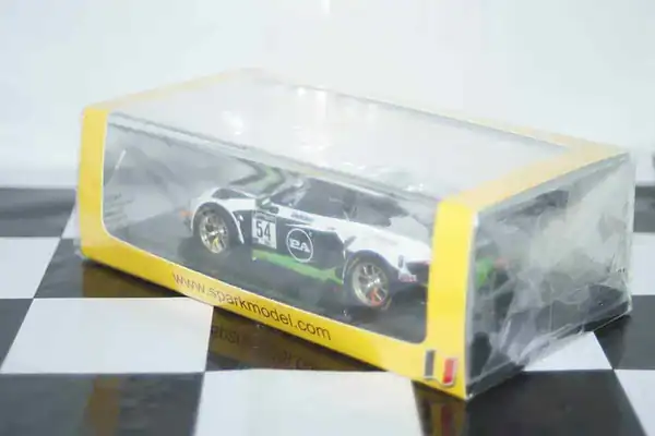 Spark porsche 911 gt3 r dinamic motorsport 3rd 24h spa 2020 #54 1:43 sb372