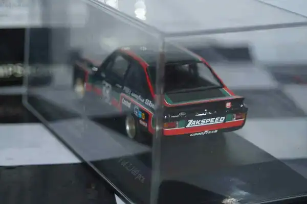 Minichamps ford escort mk2 rs1800 drm superprint 1976 400 768433 1:43