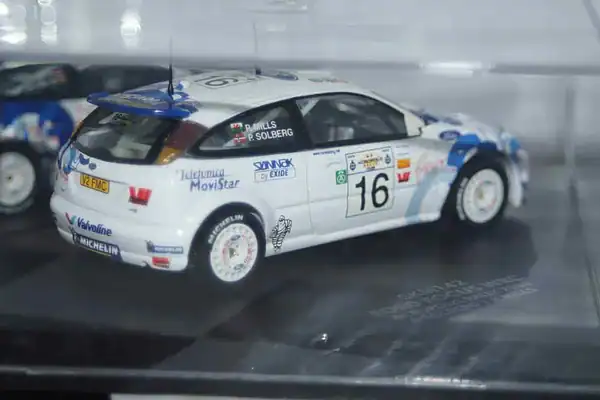 Vitesse / skid ford focus wrc #16 acropolis rally 2000 1:43 skm142