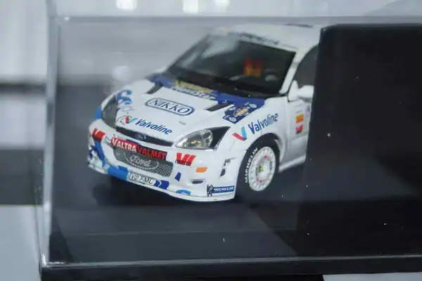 Vitesse / skid ford focus wrc #16 acropolis rally 2000 1:43 skm142