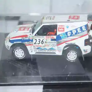 Vitesse skid mitsubishi pajero evo rally granada dakar #236 1999 l.alphand skm99039