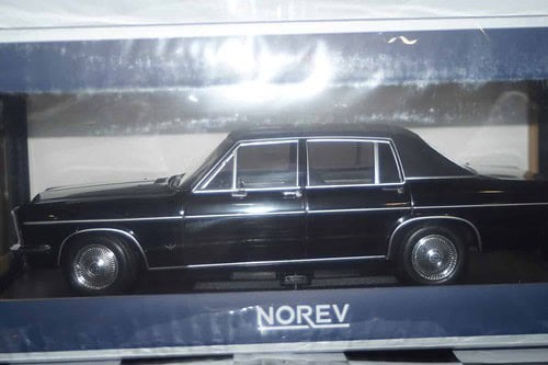 Norev vauxhall opel diplomat v8 1969 gold 1:18 scale 183685