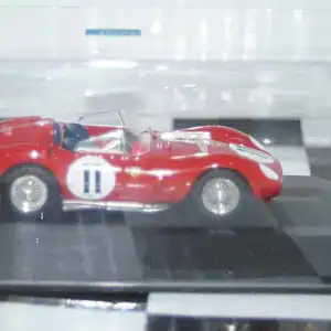 Ixo ferrari tr60 #11 winner le mans 1960 diecast 1:43 lm1960