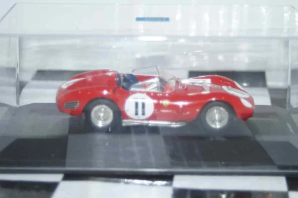 Ixo ferrari tr60 #11 winner le mans 1960 diecast 1:43 lm1960