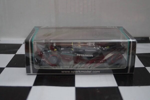 Spark mercedes-amg petronas f1 spanish gp #44 2023 l hamilton s8911