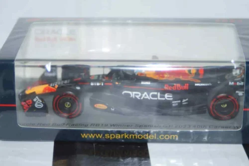 Spark oracle red bull racing rb19 winner spanish gp 2023 1:43 resin s8910
