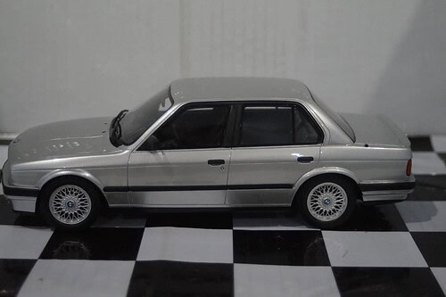 Otto bmw e30 325i sedan silver 1988 1:18 ot912