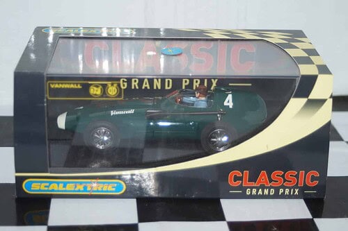 Scalextric maserati 250f "jean behra" #4  1:32 c2662