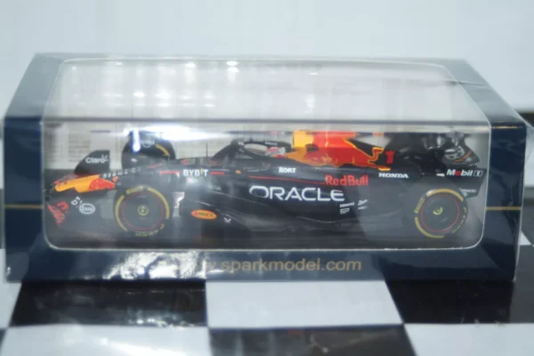Spark oracle red bull racing rb19 #1 winner canada gp 2023 1:43 resin s8596