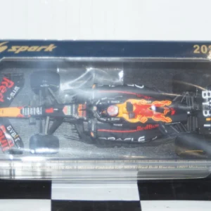 Spark oracle red bull racing rb19 #1 winner canada gp 2023 1:43 resin s8596