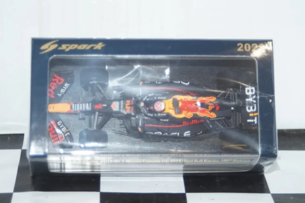 Spark oracle red bull racing rb19 #1 winner canada gp 2023 1:43 resin s8596