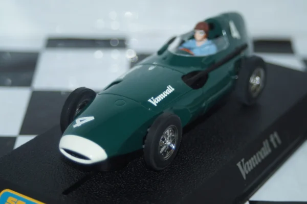 Scalextric vanwall f1 1958 #4  1:32 c2663