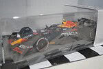 Spark oracle red bull racing rb19 winner gp2023 18s897