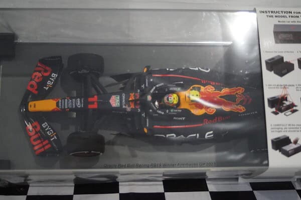 Spark oracle red bull racing rb19 winner gp2023 18s897