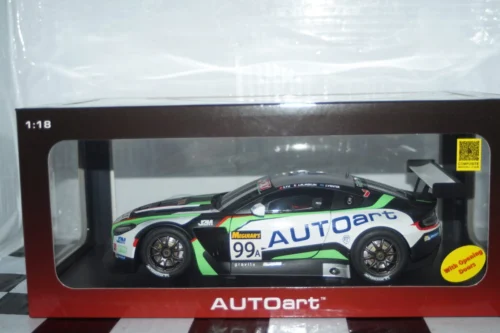 Autoart aston martin vantage 12hr endurance 2015 #99a 1:18 scale 81507