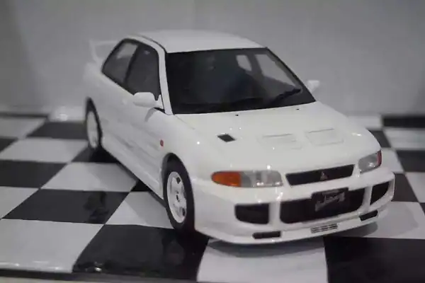 Otto mitsubishi lancer evo 3 white 1:18 resin ot1065