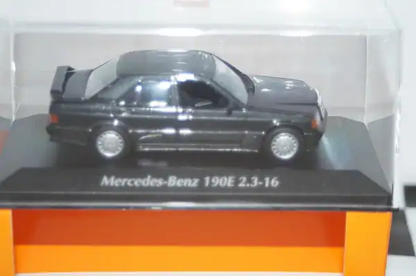 Maxichamps mercedes benz 190e 1984 black 1:43 940 035601