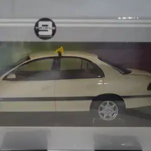 Triple 9 opel omega b 1996 german taxi ivory 1:18 t9-1800434