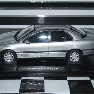 Triple 9 opel omega b roadcar 1996 silver 1:18 t9-1800430