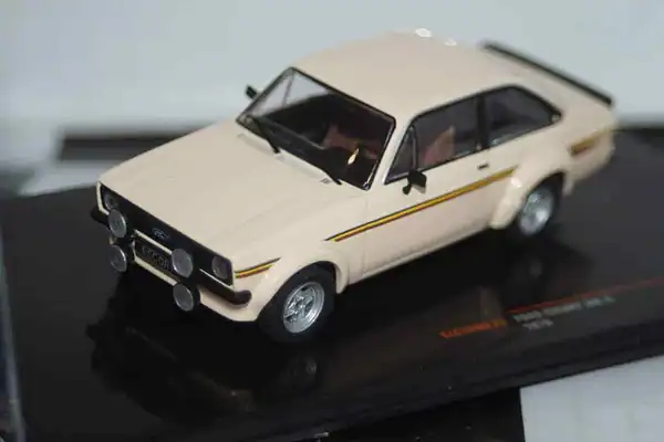 Ixo ford escort mk2 1976 clc538n in beige diecast 1:43