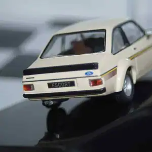 Ixo ford escort mk2 1976 clc538n in beige diecast 1:43