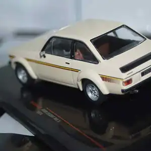 Ixo ford escort mk2 1976 clc538n in beige diecast 1:43