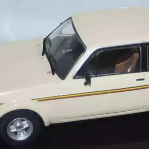 Ixo ford escort mk2 1976 clc538n in beige diecast 1:43